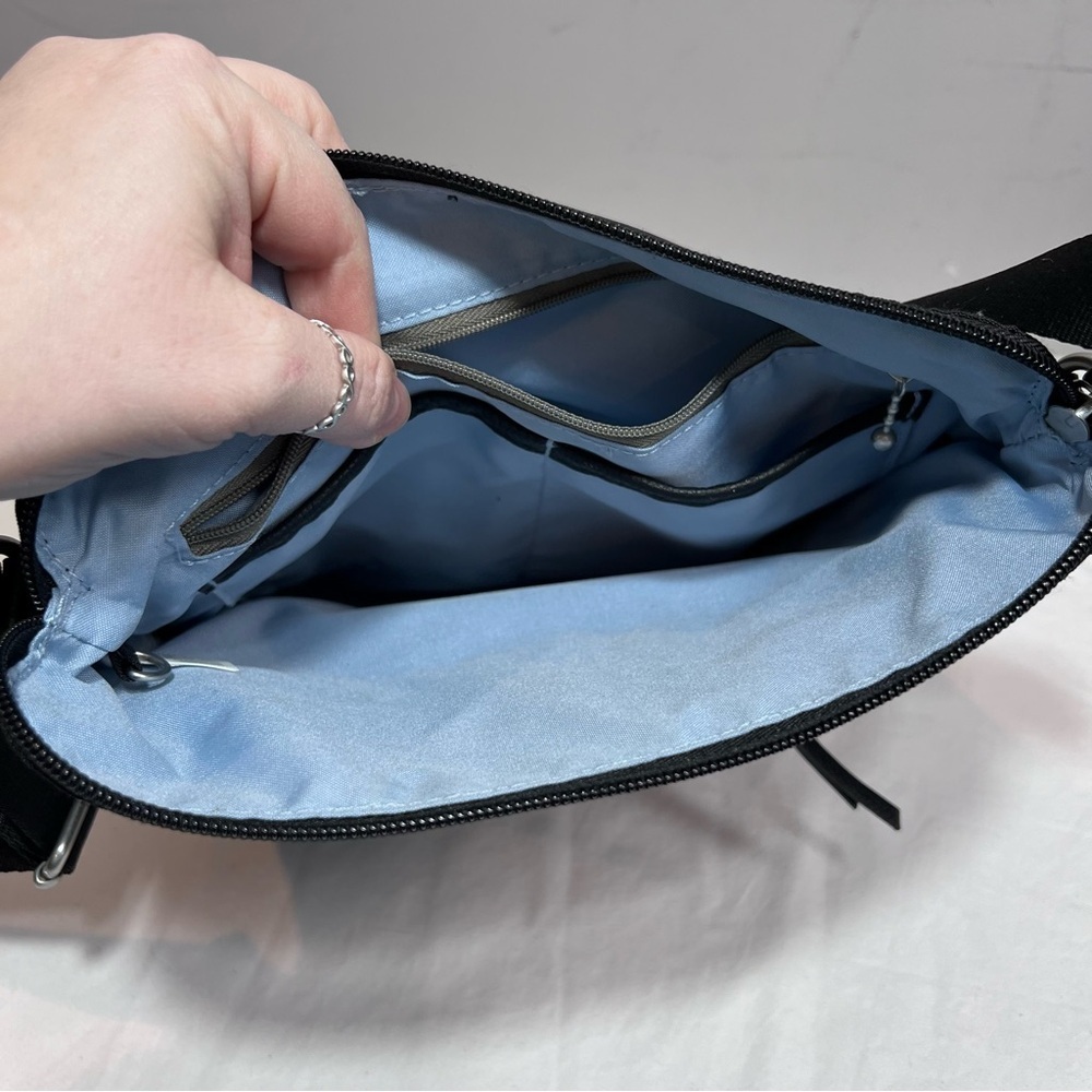 Baggallini medium black crossbody travel packable purse - Picture 4 of 9